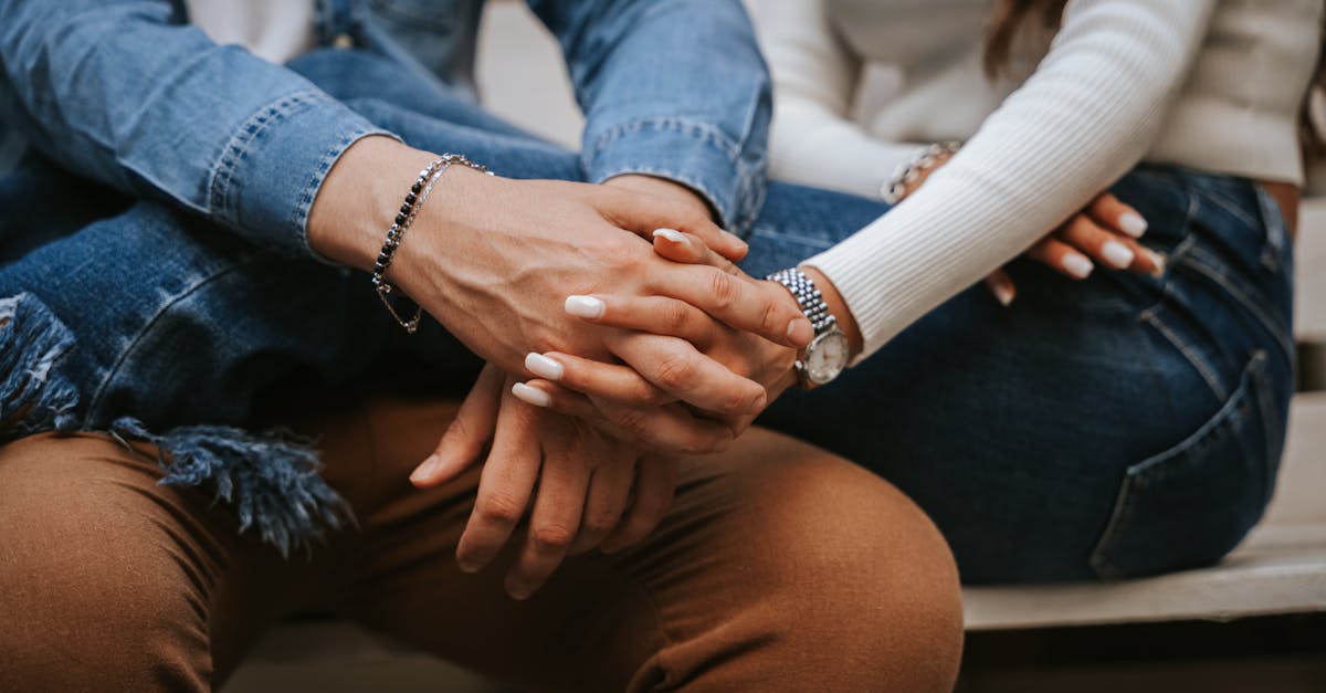 découvrez les meilleures comédies à binge-watcher pour des heures de rire et de divertissement. plongez dans des séries hilarantes et des films cultes qui égayeront vos soirées !