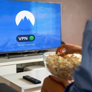 découvrez apple tv+, le service de streaming d'apple offrant des séries, films et documentaires exclusifs de qualité premium. profitez de contenus originaux captivants, développés par les plus grands talents, sur tous vos appareils apple. plongez dans un univers de divertissement sans limites.