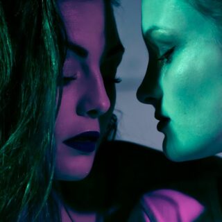 découvrez tous les moments forts de canal+, des moments inoubliables aux émissions emblématiques. restez à jour avec les meilleures séquences, les analyses et les coulisses des séries et événements sportifs qui font l'actualité.