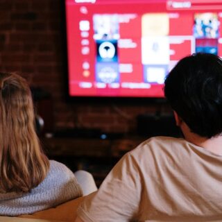 découvrez l'univers captivant des séries : des drames émouvants aux comédies hilarantes, plongez dans des histoires fascinantes et suivez vos personnages préférés au gré des saisons. ne manquez pas les dernières tendances et recommandations pour enrichir vos soirées divertissantes.