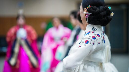 découvrez l'univers captivant des k-dramas, ces séries coréennes qui mêlent romance, suspense et émotion. plongez dans des histoires envoûtantes qui vous tiendront en haleine avec des personnages attachants et des scénarios palpitants. ne ratez pas les dernières tendances et recommandations de votre nouvelle obsession télévisuelle !