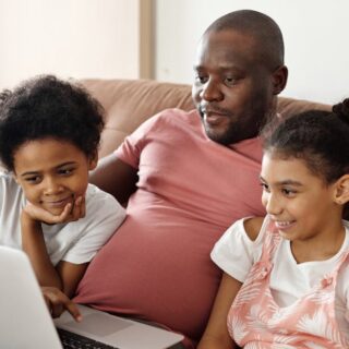 découvrez le meilleur du streaming : films, séries et événements en direct à portée de clic. profitez d'une variété de contenus en haute définition, accessibles partout et à tout moment.