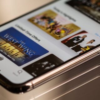 découvrez apple tv+, la plateforme de streaming innovante d'apple, où vous pouvez regarder des séries originales, des films et des documentaires de renommée mondiale. plongez dans un contenu exclusif de qualité, offrant une expérience de visionnage immersive depuis le confort de votre domicile.