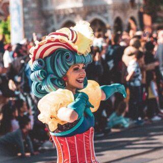 découvrez disney+, la plateforme de streaming incontournable pour toute la famille. profitez d'un accès illimité à des films et séries emblématiques de disney, pixar, marvel, star wars et national geographic. regardez vos contenus préférés à tout moment, en haute qualité et sans publicité.