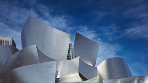 découvrez disney+, la plateforme de streaming qui vous propose un univers magique avec des films, des séries et des documentaires de disney, pixar, marvel, star wars et national geographic, le tout à portée de clic. plongez dans l'aventure et profitez d'un accès illimité à vos contenus préférés.