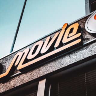 découvrez un monde captivant à travers notre sélection de films, des classiques intemporels aux dernières sorties. plongez dans des histoires émouvantes, des aventures palpitantes et des performances exceptionnelles qui marqueront votre esprit. ne manquez pas l'occasion de vivre des expériences cinématographiques inoubliables!