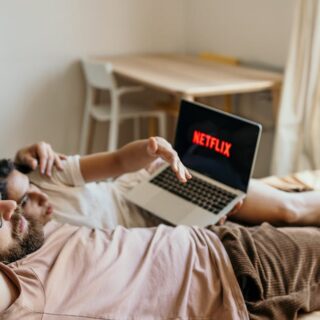 découvrez l'univers captivant de netflix, la plateforme de streaming qui vous offre une vaste sélection de films, séries et documentaires. profitez d'un accès illimité à des contenus exclusifs et à des productions primées, le tout à portée de clic. inscrivez-vous dès aujourd'hui et plongez dans un monde de divertissement sans fin.