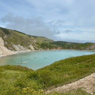 découvrez un aperçu captivant des séries incontournables à ne pas manquer. plongez dans les intrigues, les personnages et les thématiques qui rendent chaque série unique et passionnante. ne ratez pas notre sélection des meilleures séries à suivre cette saison !