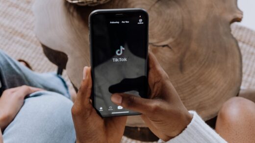 découvrez tout ce qu’il faut savoir sur l’iphone 17 : design, innovations, caractéristiques techniques et nouvelles fonctionnalités. restez informé des dernières nouveautés apple.