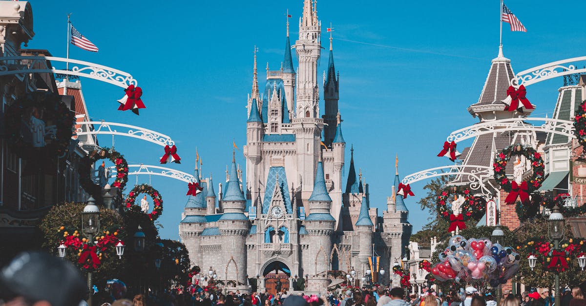 découvrez disney+ : films, séries et documentaires disney, pixar, marvel, star wars et national geographic. profitez d’un streaming illimité pour toute la famille sur tous vos appareils.