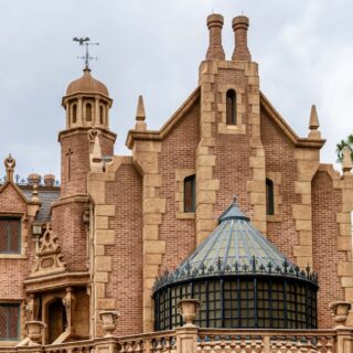 découvrez disney+ : votre plateforme de streaming pour retrouver films, séries, dessins animés et exclusivités des univers disney, pixar, marvel, star wars et national geographic. divertissement pour toute la famille, à voir partout et à tout moment.