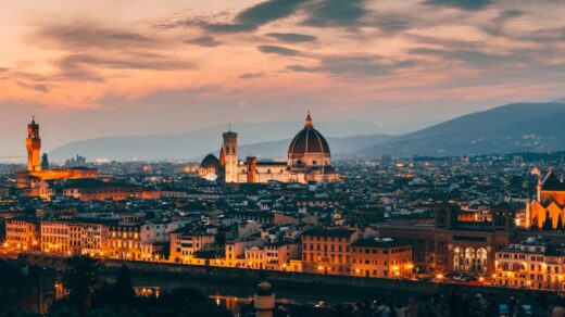 découvrez florence, une ville italienne emblématique connue pour son riche patrimoine artistique, ses musées exceptionnels et ses monuments historiques comme le duomo et le ponte vecchio. parfait pour une escapade culturelle en toscane.
