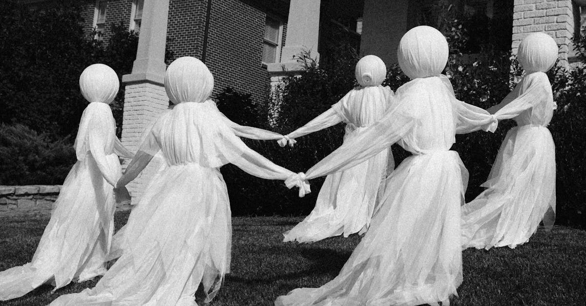regardez des films et séries d'halloween en streaming. découvrez une sélection terrifiante pour fêter halloween chez vous, en famille ou entre amis, avec les meilleures plateformes de streaming.