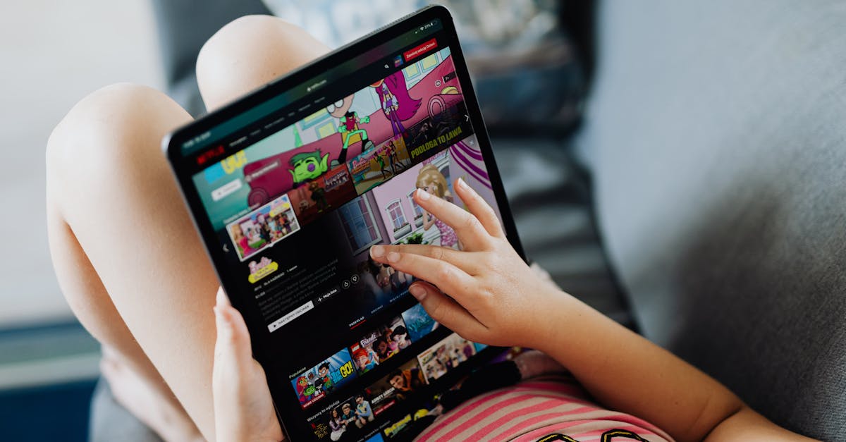 découvrez tout l'univers de netflix : films, séries, documentaires et créations originales à regarder en streaming à tout moment sur tous vos appareils.