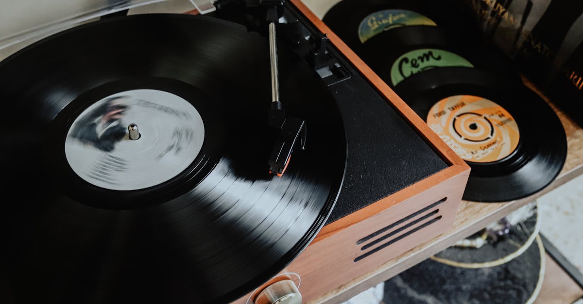 découvrez les meilleures bandes originales, analyses de musiques de films et actualités sur les soundtracks incontournables du cinéma et des séries.