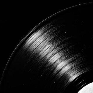 découvrez les meilleures soundtracks de films, séries et jeux vidéo : analyses, actualités et sélections pour accompagner toutes vos envies musicales.