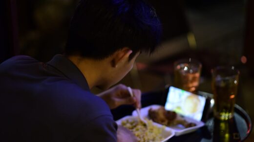 découvrez les séries captivantes disponibles sur prime video, avec une large sélection de genres pour tous les goûts. abonnez-vous et profitez d'un divertissement de qualité en streaming.