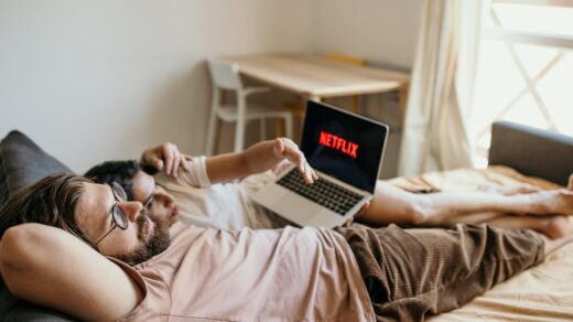 découvrez les films et séries incontournables du moment, avec des critiques, classements et recommandations pour tous les goûts.