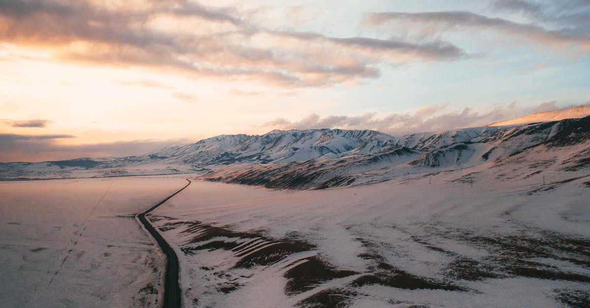 découvrez tous les rebondissements et l'action intense de la saison 8 de drive to survive, la série incontournable qui plonge au cœur du championnat du monde de formule 1.