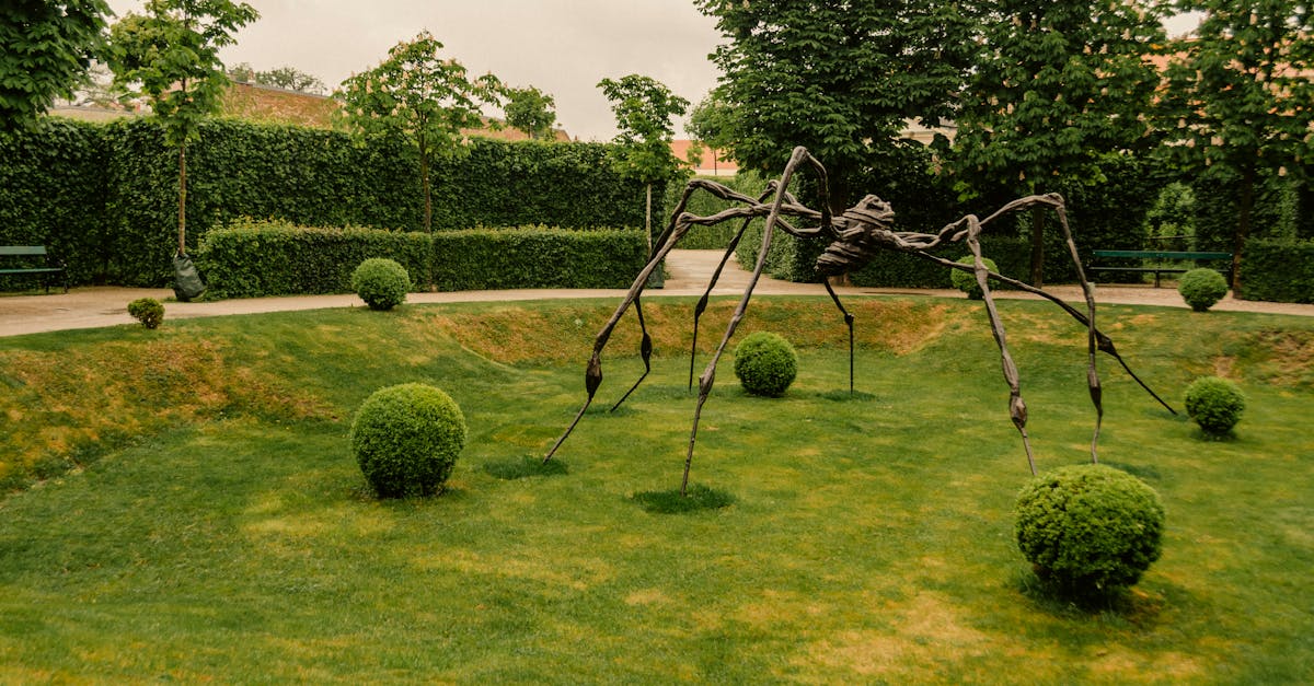 découvrez nos sculptures en métal uniques, alliant art contemporain et savoir-faire artisanal pour sublimer votre décoration intérieure et extérieure.