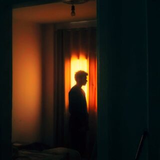 découvrez notre sélection de thrillers palpitants qui vous tiendront en haleine jusqu'à la dernière page. suspense, mystère et rebondissements garantis pour les amateurs de sensations fortes.