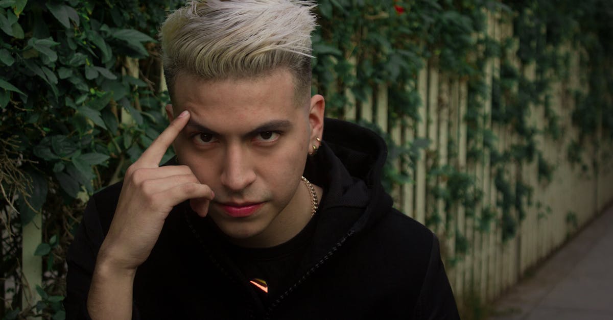 découvrez césar domboy, acteur français reconnu pour ses talents au cinéma et à la télévision. explorez sa carrière, ses rôles majeurs et son parcours artistique.