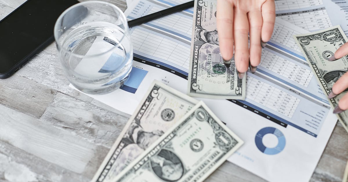découvrez tout ce qu'il faut savoir sur les états financiers : définition, types, importance et comment les analyser pour mieux comprendre la santé financière d'une entreprise.