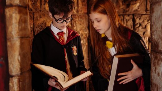 découvrez l'univers magique de harry potter, une saga captivante mêlant aventures, amitié et combats contre les forces du mal.