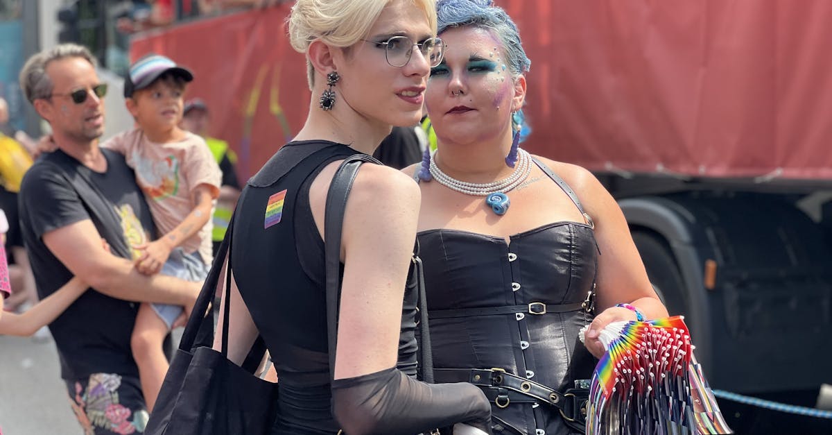 découvrez les enjeux et débats autour de la censure lgbtq+ : impact sur les droits, la visibilité et la liberté d'expression.