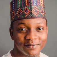 découvrez paapa essiedu, acteur britannique talentueux reconnu pour ses performances remarquables au théâtre et à la télévision.