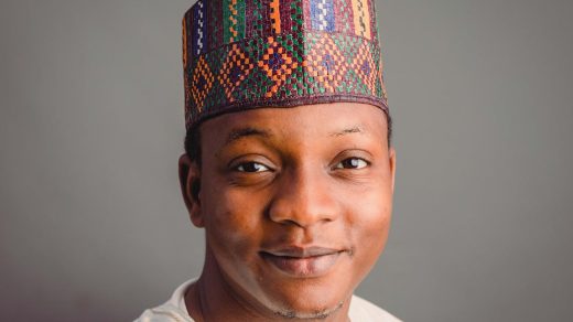 découvrez paapa essiedu, acteur britannique talentueux reconnu pour ses performances remarquables au théâtre et à la télévision.