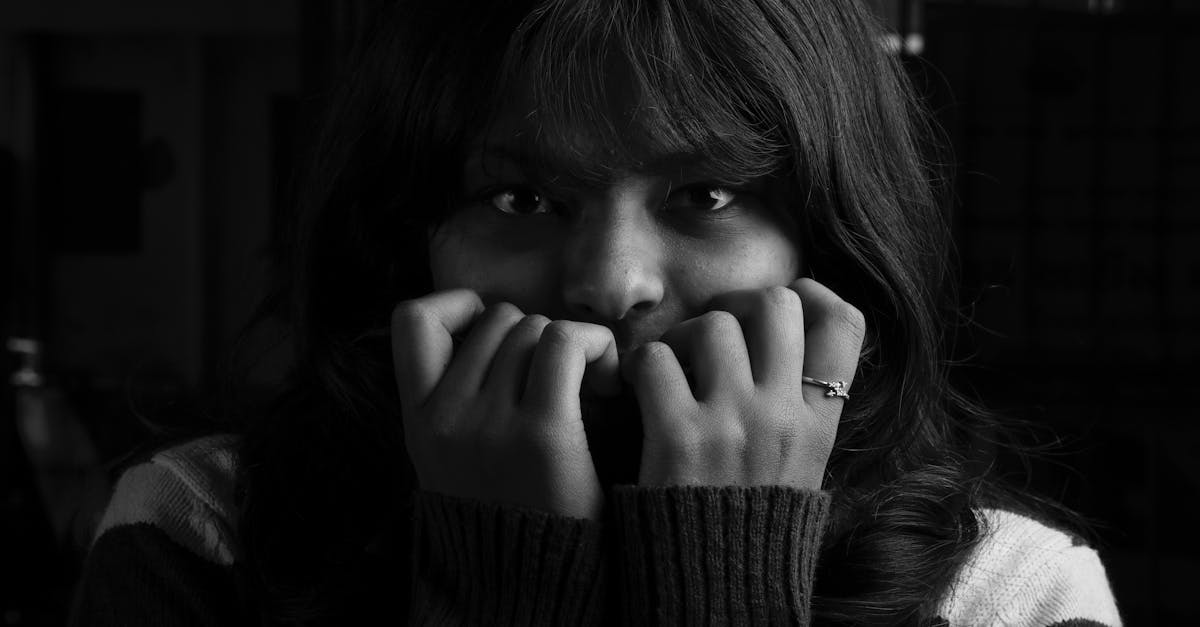 découvrez notre sélection captivante de thrillers palpitants, pleins de suspense et de rebondissements inattendus pour vous tenir en haleine jusqu'à la dernière page.