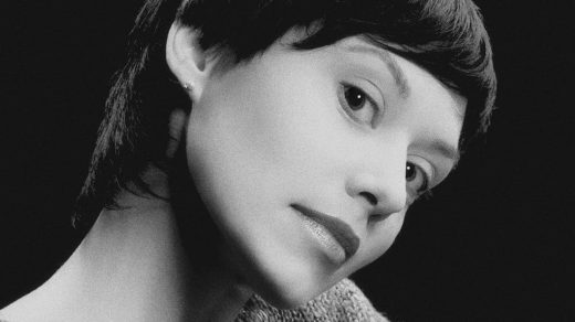 découvrez amélie poulain, le personnage emblématique du film français 'le fabuleux destin d'amélie poulain', une histoire tendre et poétique pleine de charme parisien.