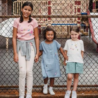 découvrez des informations sur les enfants d'andie macdowell, la célèbre actrice américaine, et leur parcours.