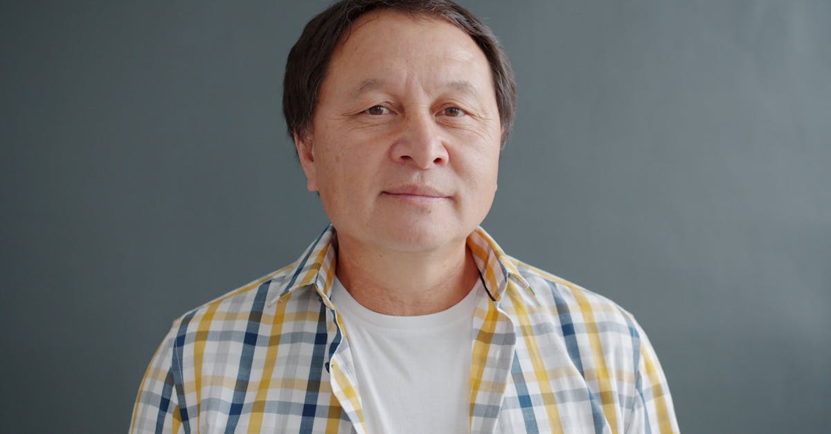 découvrez la carrière et les œuvres du réalisateur sud-coréen bong joon-ho, célèbre pour ses films innovants et primés comme parasite.