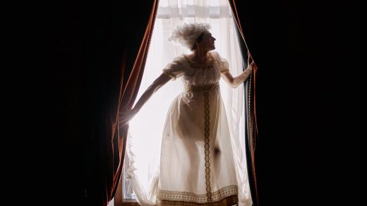 découvrez bridgerton, la série dramatique épique mêlant romance, secrets et intrigues dans l'aristocratie anglaise du 19ème siècle.