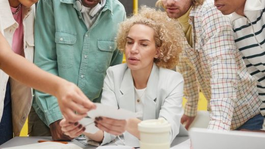découvrez l'importance de la collaboration pour renforcer les équipes, favoriser l'innovation et atteindre des objectifs communs efficacement.