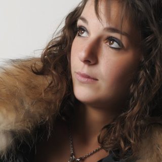 découvrez tout sur elsa esnoult : sa carrière, sa musique, ses succès et son actualité. suivez l'univers de cette artiste française incontournable.