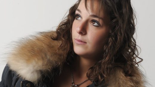 découvrez tout sur elsa esnoult : sa carrière, sa musique, ses succès et son actualité. suivez l'univers de cette artiste française incontournable.