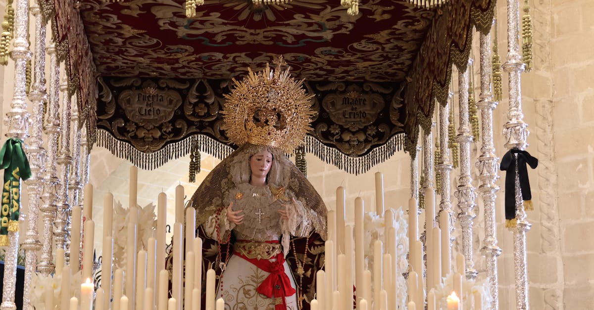 découvrez l'histoire fascinante de maria carolina bourbon-siciles, une figure emblématique de la royauté européenne.