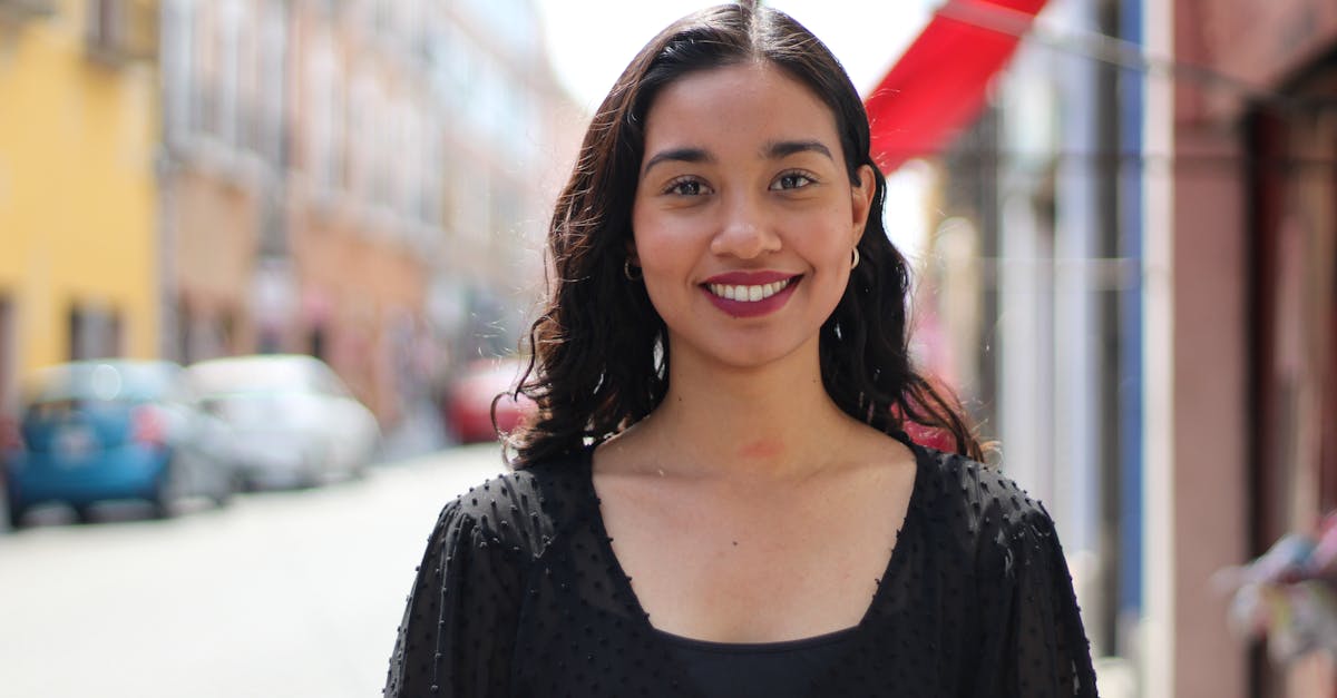 découvrez la vie et l'histoire fascinante de maria carolina bourbon-siciles, membre de la royauté italienne au destin remarquable.