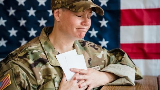 informations complètes sur le déploiement militaire, incluant les stratégies, les procédures et les impacts sur les forces armées.