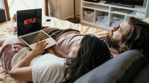 netflix est une plateforme de streaming incontournable proposant un large catalogue de films, séries, documentaires et contenus originaux en français et dans plusieurs langues, accessible partout et à tout moment.
