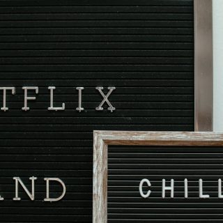 découvrez les dernières sorties netflix, les nouveautés à ne pas manquer et les prochaines séries et films disponibles sur la plateforme de streaming.