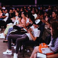 découvrez tout sur l'audience : définitions, types, et stratégies pour analyser et améliorer la portée de votre contenu.