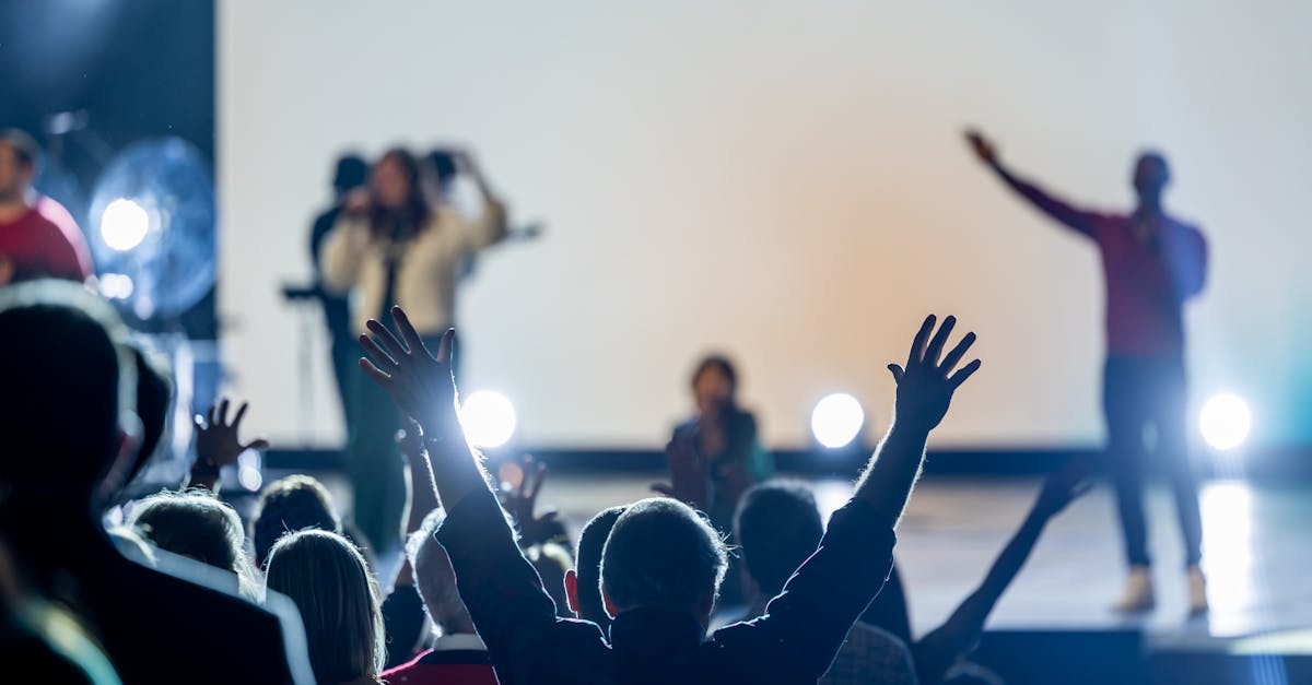 découvrez tout ce qu'il faut savoir sur l'audience : définition, types, importance et conseils pour bien mesurer et analyser votre public.