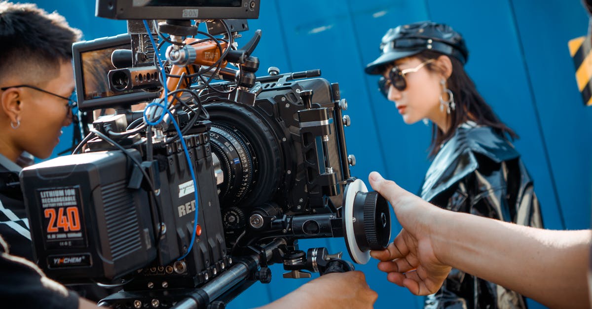 découvrez nos services professionnels de production de films, de la conception à la post-production, pour donner vie à vos projets audiovisuels.