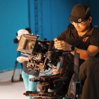découvrez notre expertise en production de films, de la conception à la post-production, pour donner vie à vos projets audiovisuels avec créativité et professionnalisme.