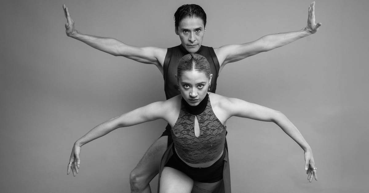 découvrez les artistes invités exceptionnels qui enrichissent notre programmation avec leur talent unique et leur créativité.