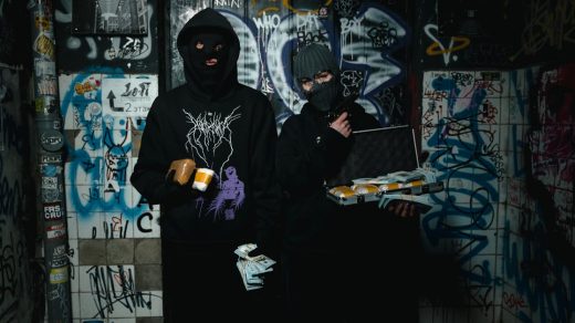 découvrez tout sur heist : un film palpitant mêlant action, suspense et rebondissements inattendus.